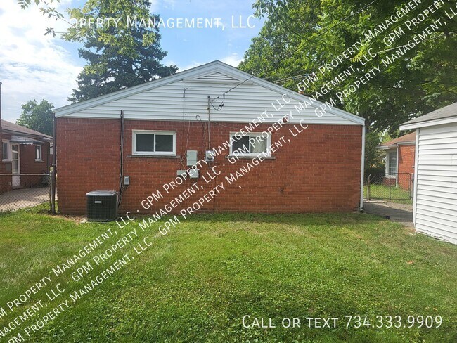 Foto del edificio - 4967 McKinley St