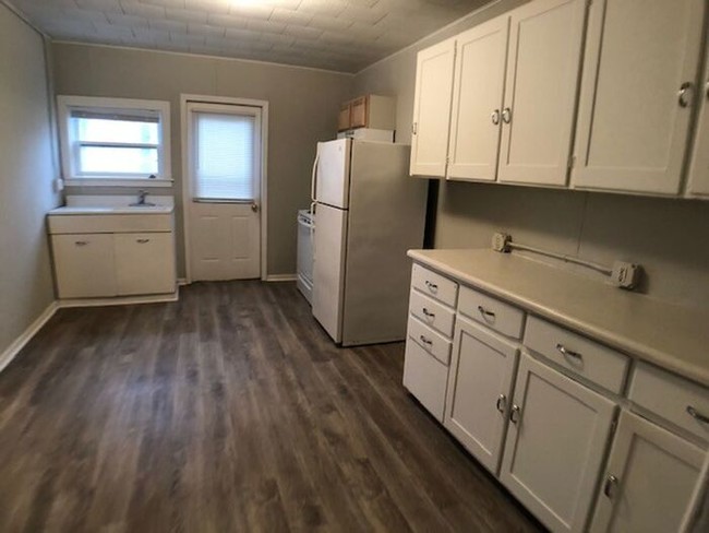 Foto del edificio - 5114 Paw Paw Lake Rd