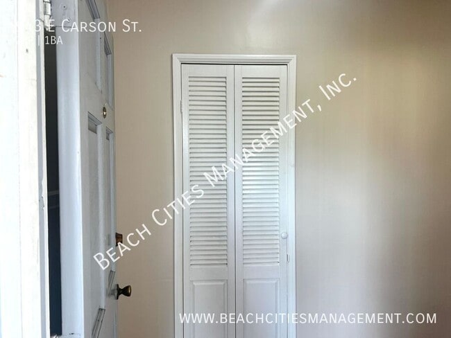 Building Photo - 943 E Carson St