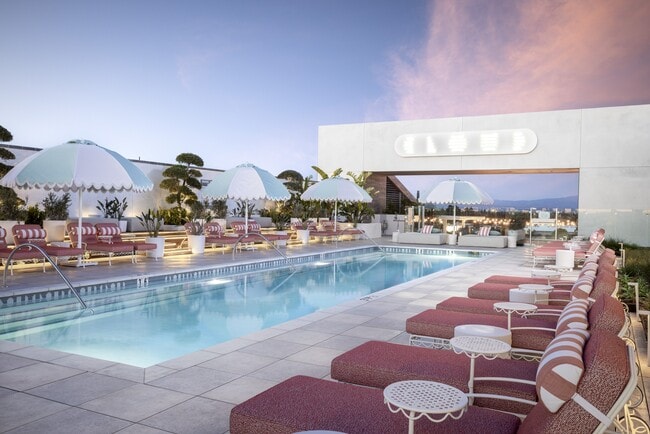 Building Photo - Cloud House