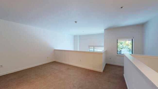 Interior Photo - Edgewater
