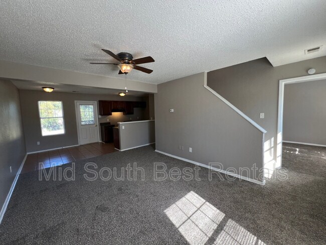 Building Photo - 2870 St Elmo Ave