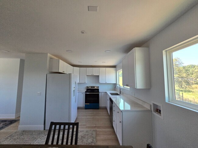 Foto del edificio - Completely remodeled 2-bedroom, 1-bath ADU in Loma Rica, CA