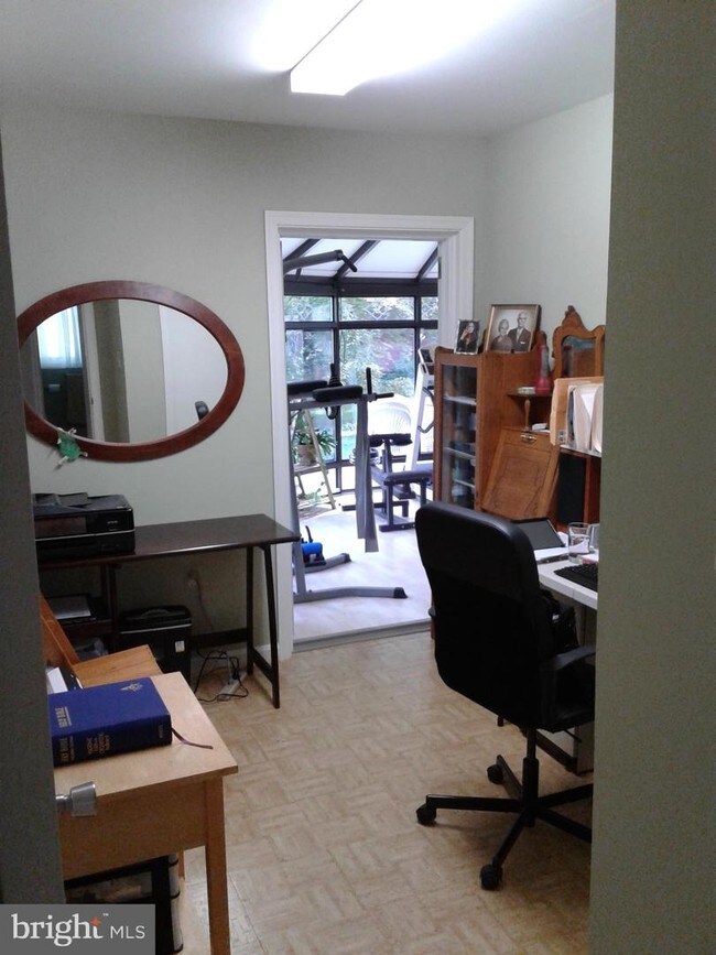 Foto del edificio - 2919 Pine Spring Rd