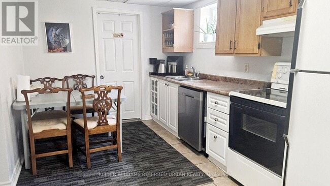 Building Photo - 743 Sunnypoint Dr