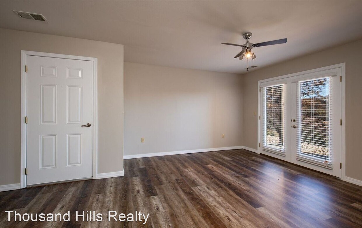 Primary Photo - 3 br, 2 bath House - 2952 Vinyards Parkway #1