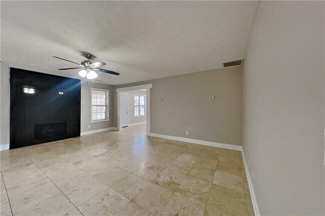 Foto del edificio - 537 Paper Ridge Ln