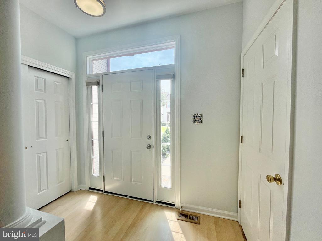 Primary Photo - 1053 Chanticleer Dr