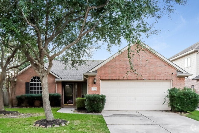 Building Photo - 549 Green Cedar Dr