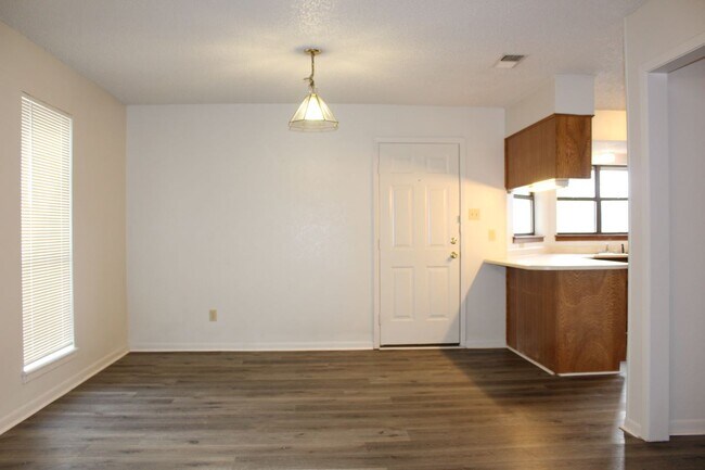 Building Photo - 163 Ben Hogan Dr