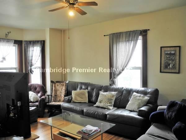 Primary Photo - 46 Putnam St