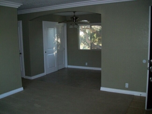 Building Photo - Large 2 Bed 2 Bath In Chula Vista
