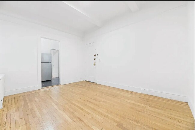 Foto del edificio - 151 W 74th St