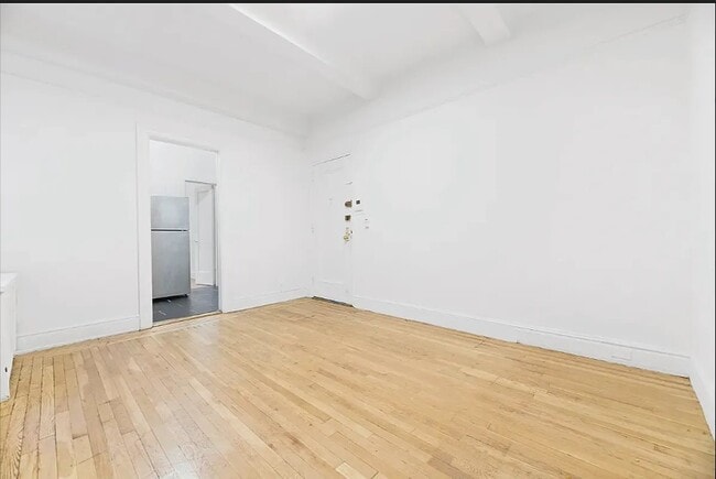 Building Photo - 151 W 74th St