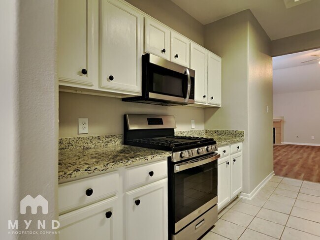 Foto del edificio - 15403 Hickory Dale St