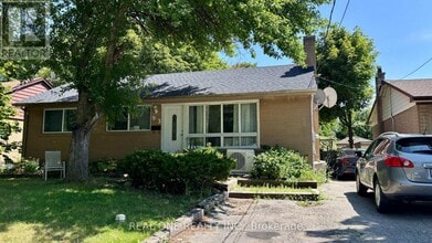 Building Photo - 93 Cartier Crescent