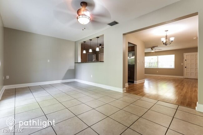 Building Photo - 3 br, 2 bath House - 2425 Arapaho Street UNIT