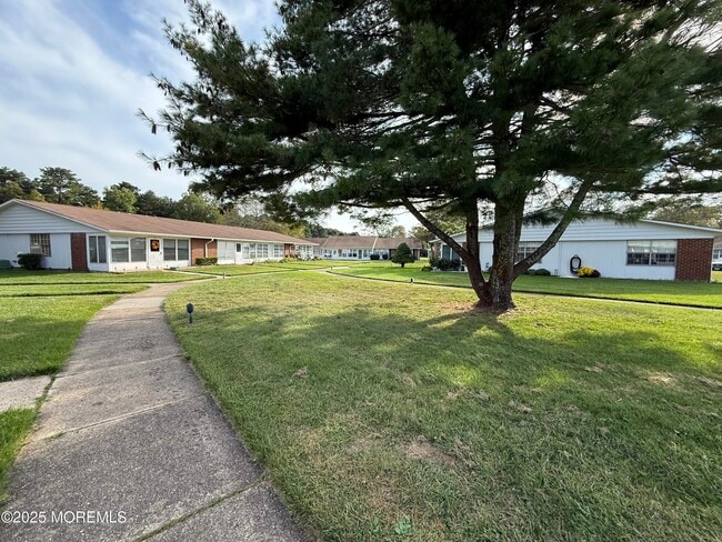 Building Photo - 1178B Clydebank Ct