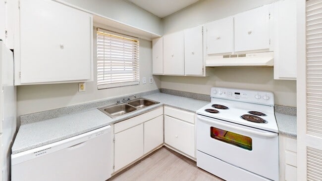 Interior Photo - Crystal Grove Townhomes