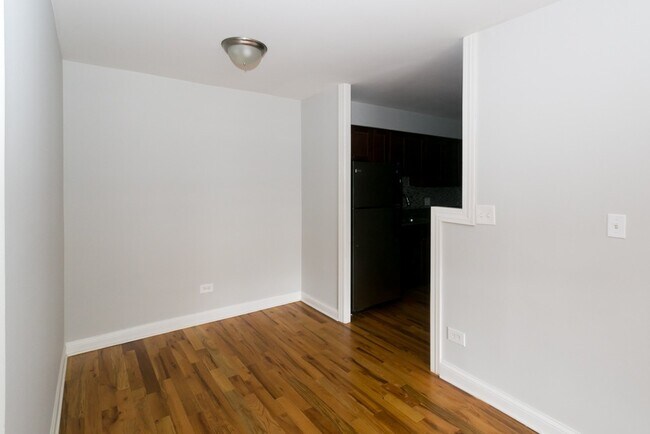 Foto del edificio - 696 Elm Pl