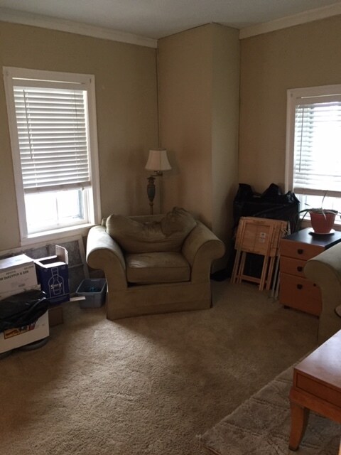 Foto del edificio - 128 N Main St