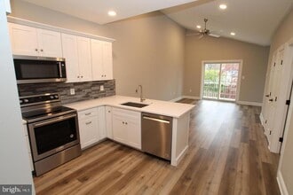 Building Photo - 301 Edgeboro Dr