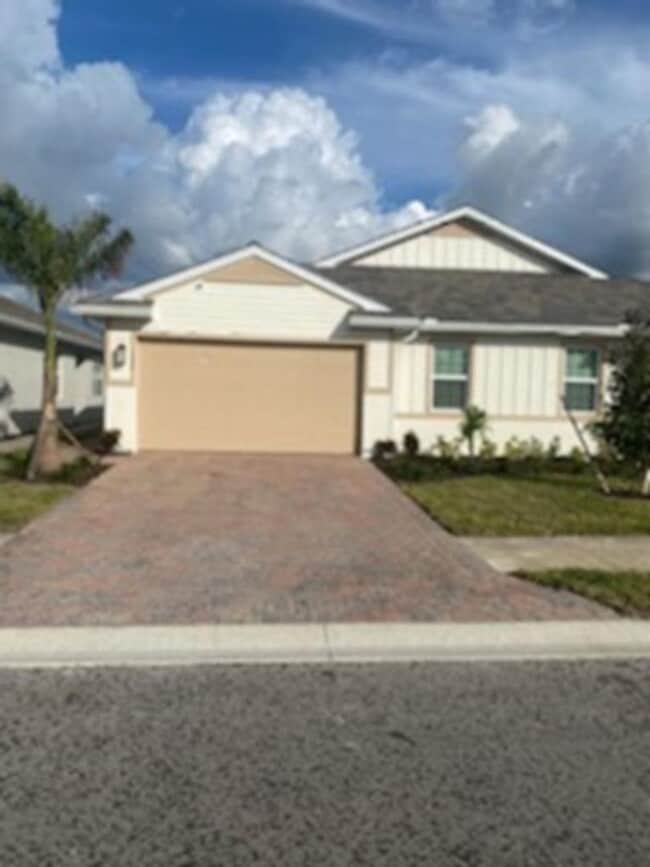 Building Photo - 1080 Tranquil Brk Dr