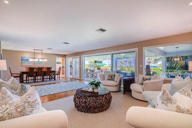 Foto del edificio - Exquisite haven in prestigious Portlock! AC, Ocean Views, Pool, Hale Ola