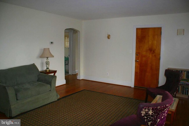 Building Photo - 1009 Parkside Ave