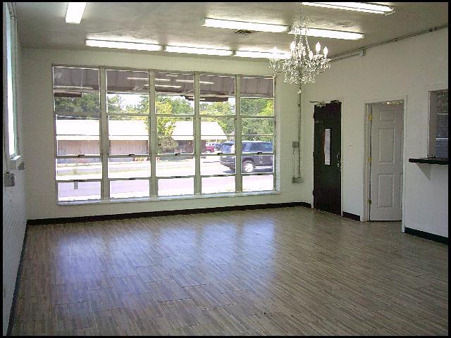 Building Photo - 206 N Reynolds Rd