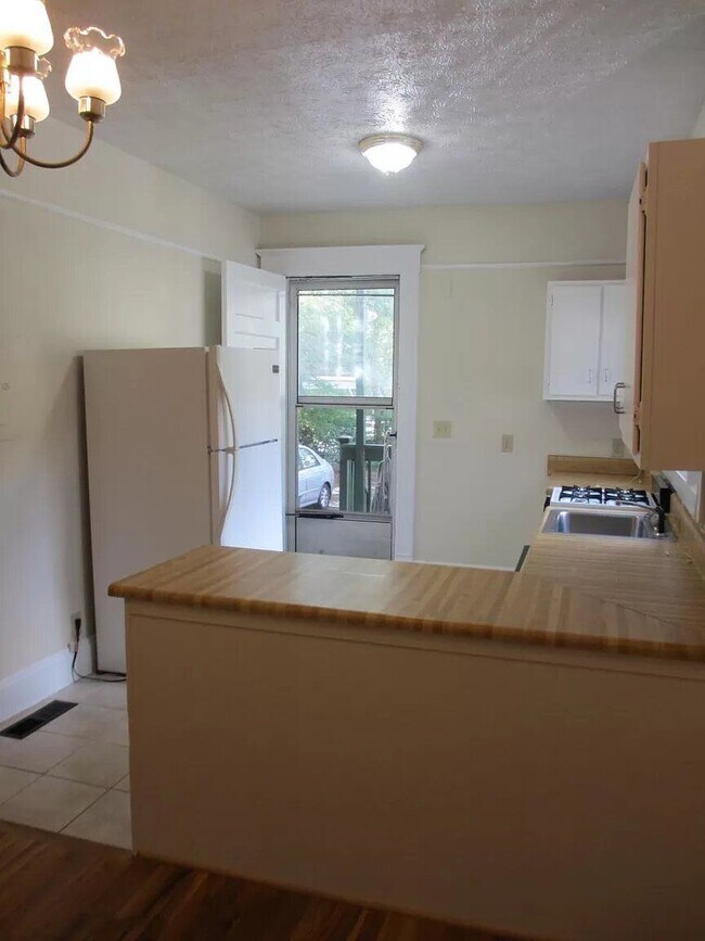 Photo - 852 Monroe Dr NE Apartment