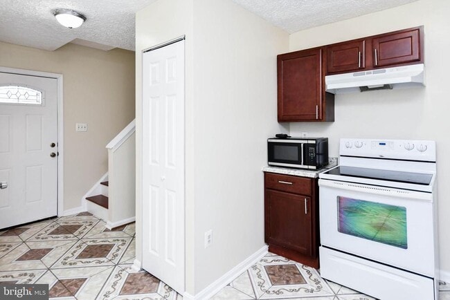 Building Photo - 2115 N Anvil Ln