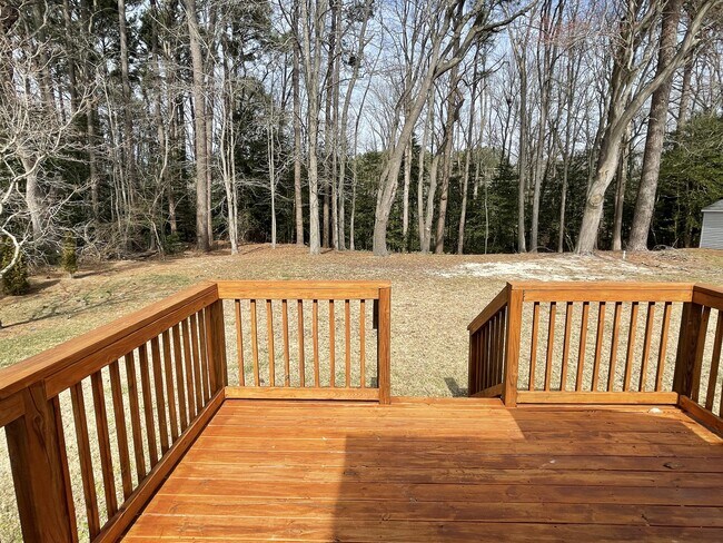 Foto del edificio - 1331 Middleneck Dr