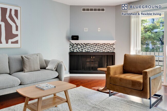 Foto del edificio - 235 Arlington Rd