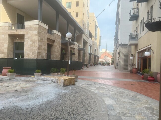 Foto del edificio - 39 S Los Robles Ave