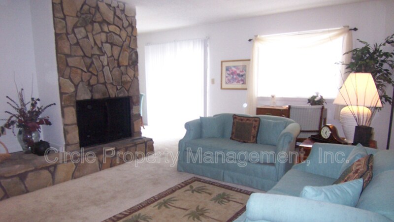 Foto del edificio - 2021 Highridge Dr SW