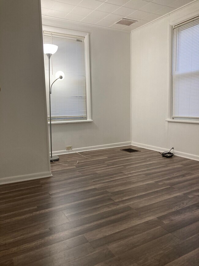 Foto del edificio - 2324 Guilderland Ave