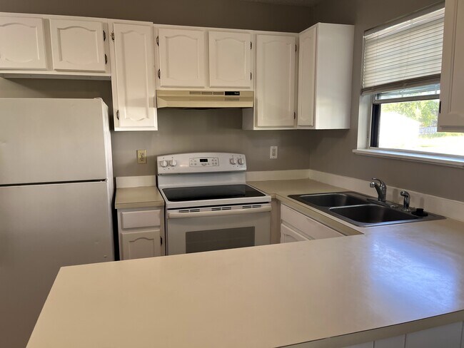 Foto del edificio - 317 Stratford Way
