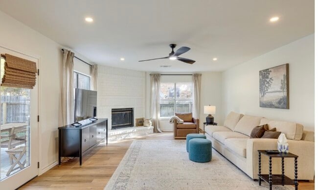 Building Photo - 6315 Regency Ct