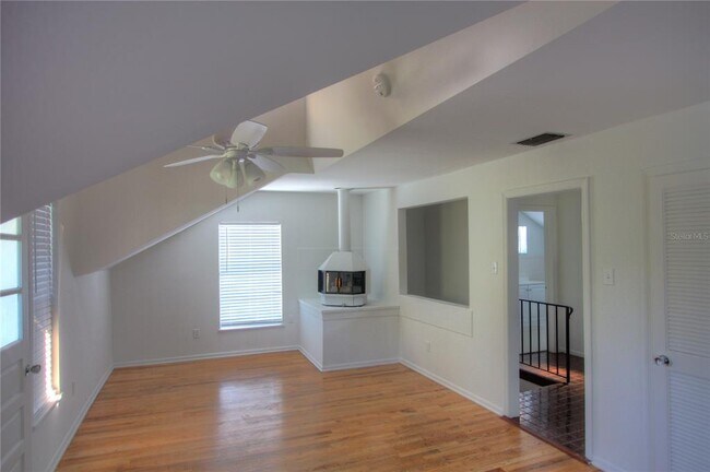 Foto del edificio - 301 S Osprey Ave
