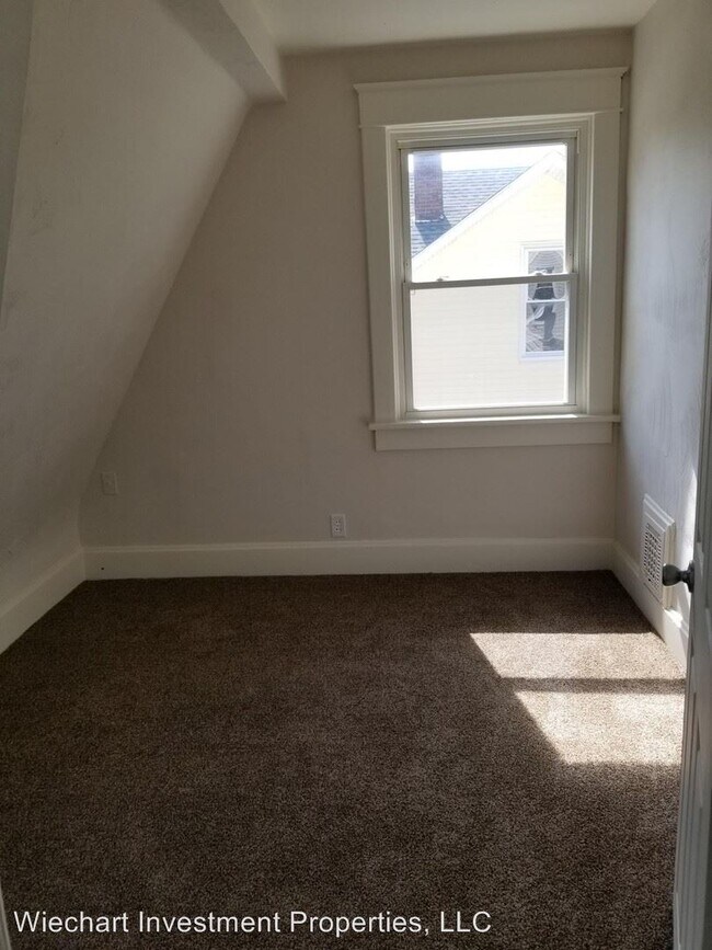 Building Photo - 3 br, 1 bath House - 1163 Brice Ave