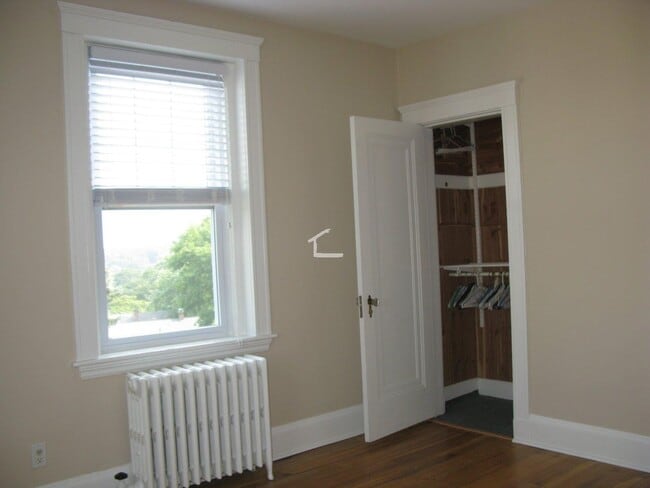 Building Photo - 2033 Commonwealth Ave