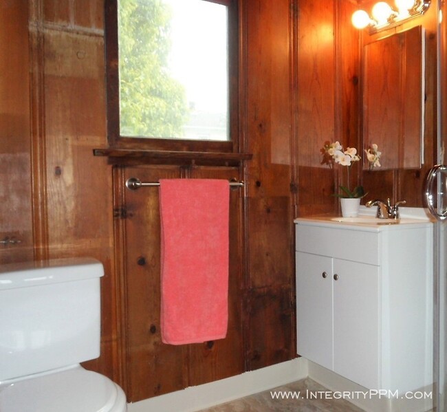 Building Photo - 4549 Kensington Dr