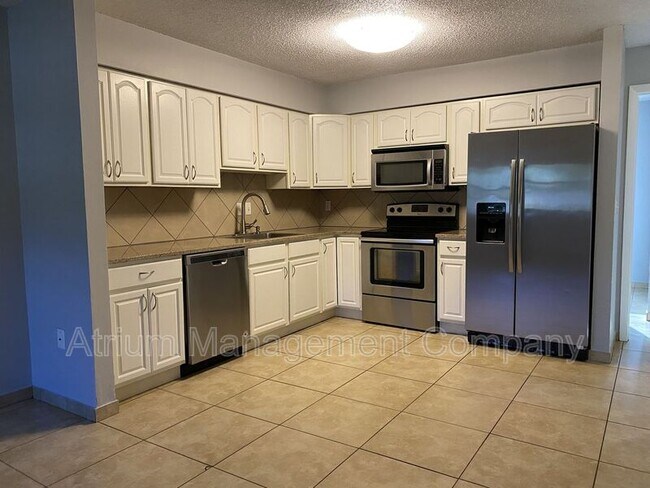 Foto del edificio - 2720 Sunrise Ct