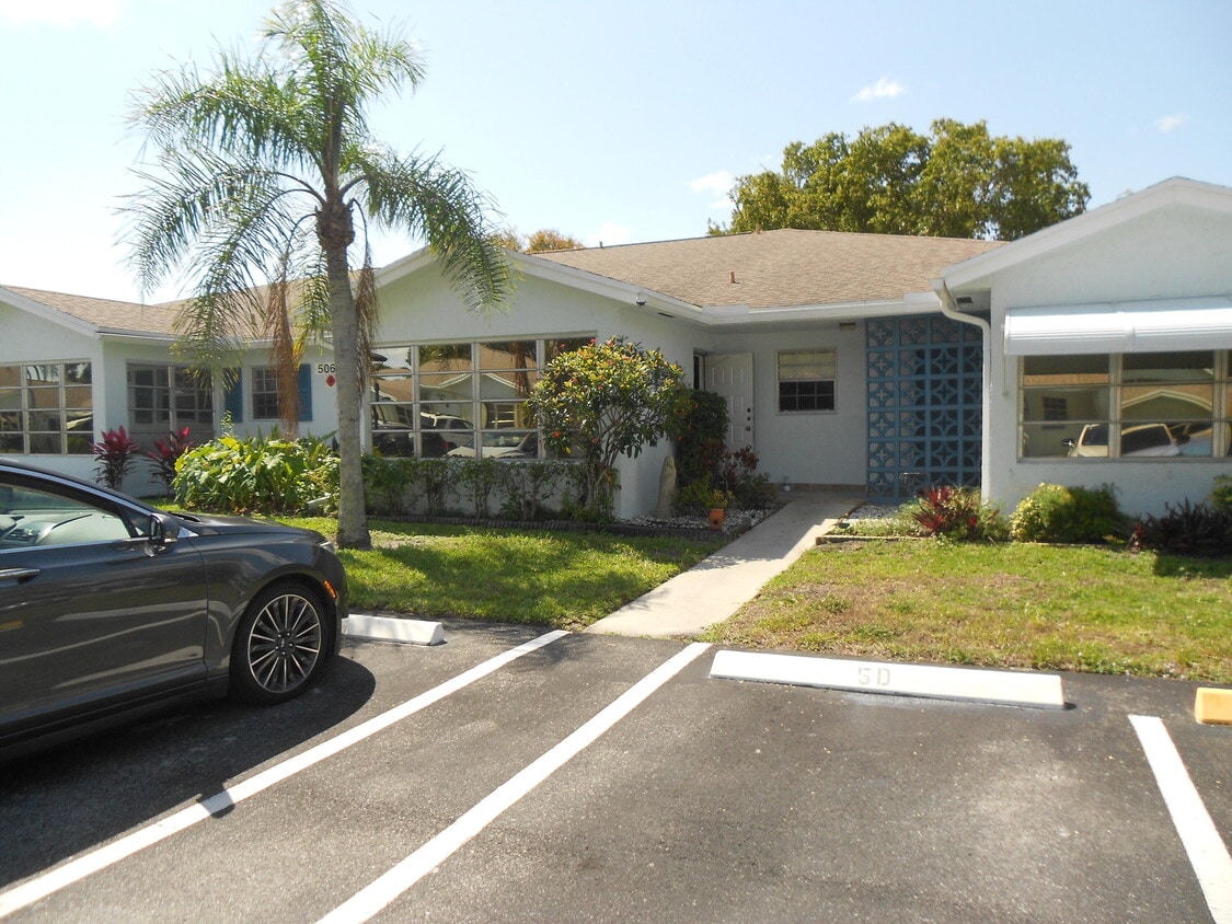 Primary Photo - 5061 Lakefront Blvd