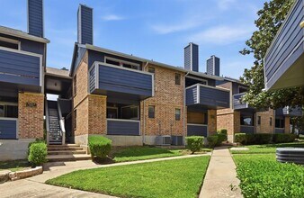 Building Photo - 2500 Burleson Rd