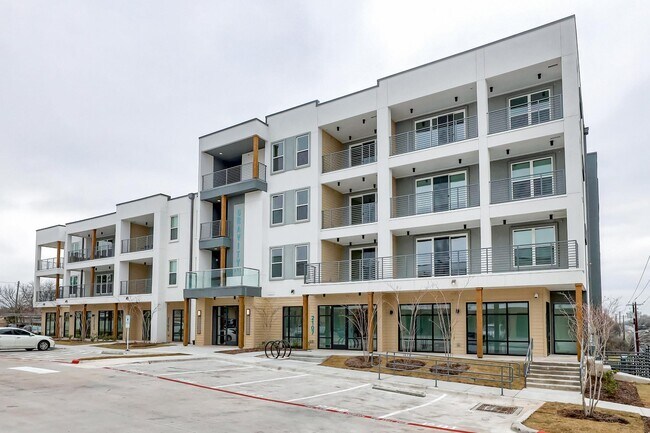 Building Photo - 4801 Springdale Rd