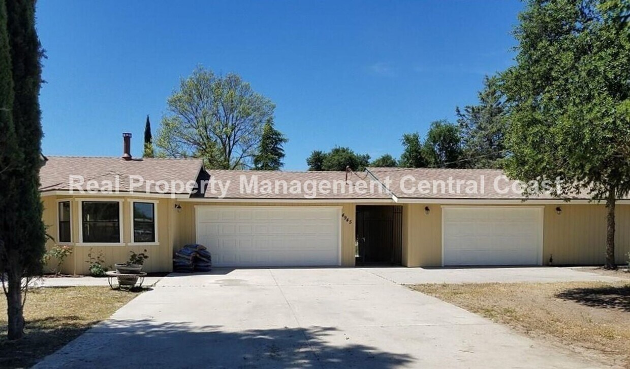 Primary Photo - AVAILABLE JUNE - Secluded 3bed/2bath Home ...
