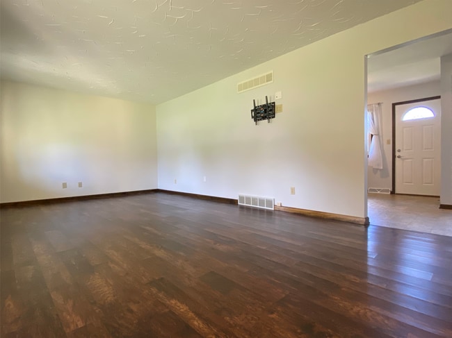 Living Room - Southwest - 810 Surrey Ln