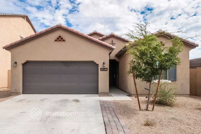 Building Photo - 4962 E Alamo St